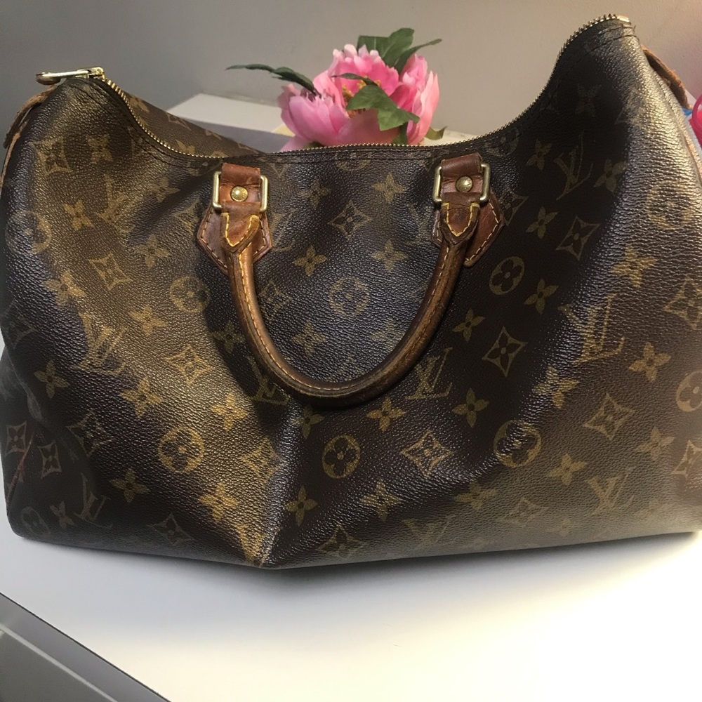 Beautiful AUTHENTIC Vintage Louis Vuitton Speedy